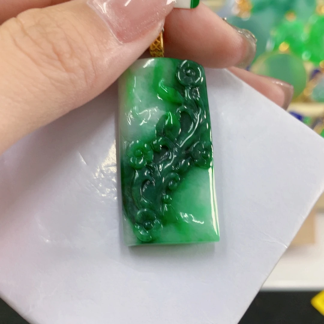 吊坠(不含链)18K金镶嵌翡翠