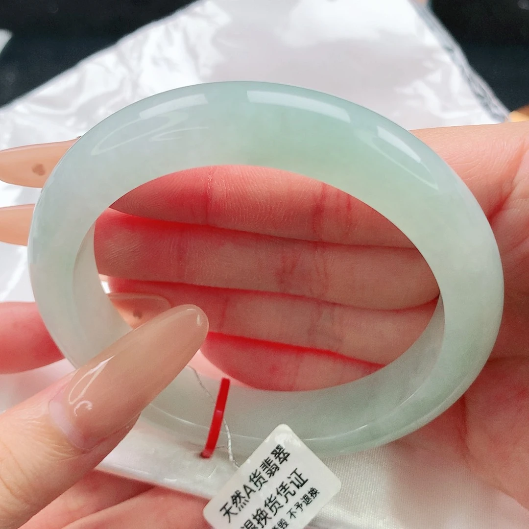 翡翠手镯未镶嵌58圈