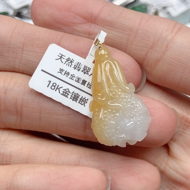 翡翠18K金镶嵌颈饰