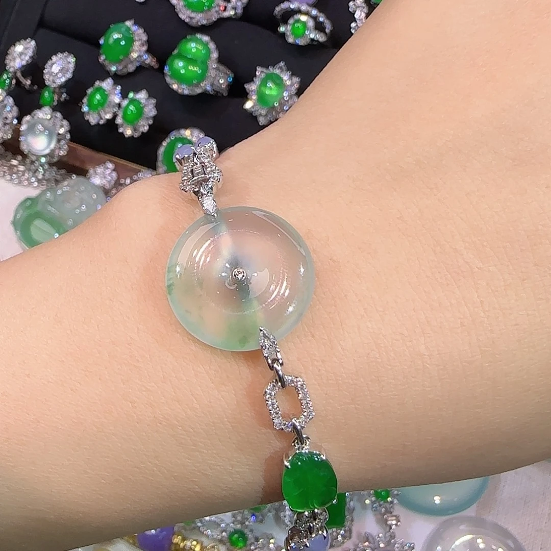 翡翠18K金镶嵌戒指