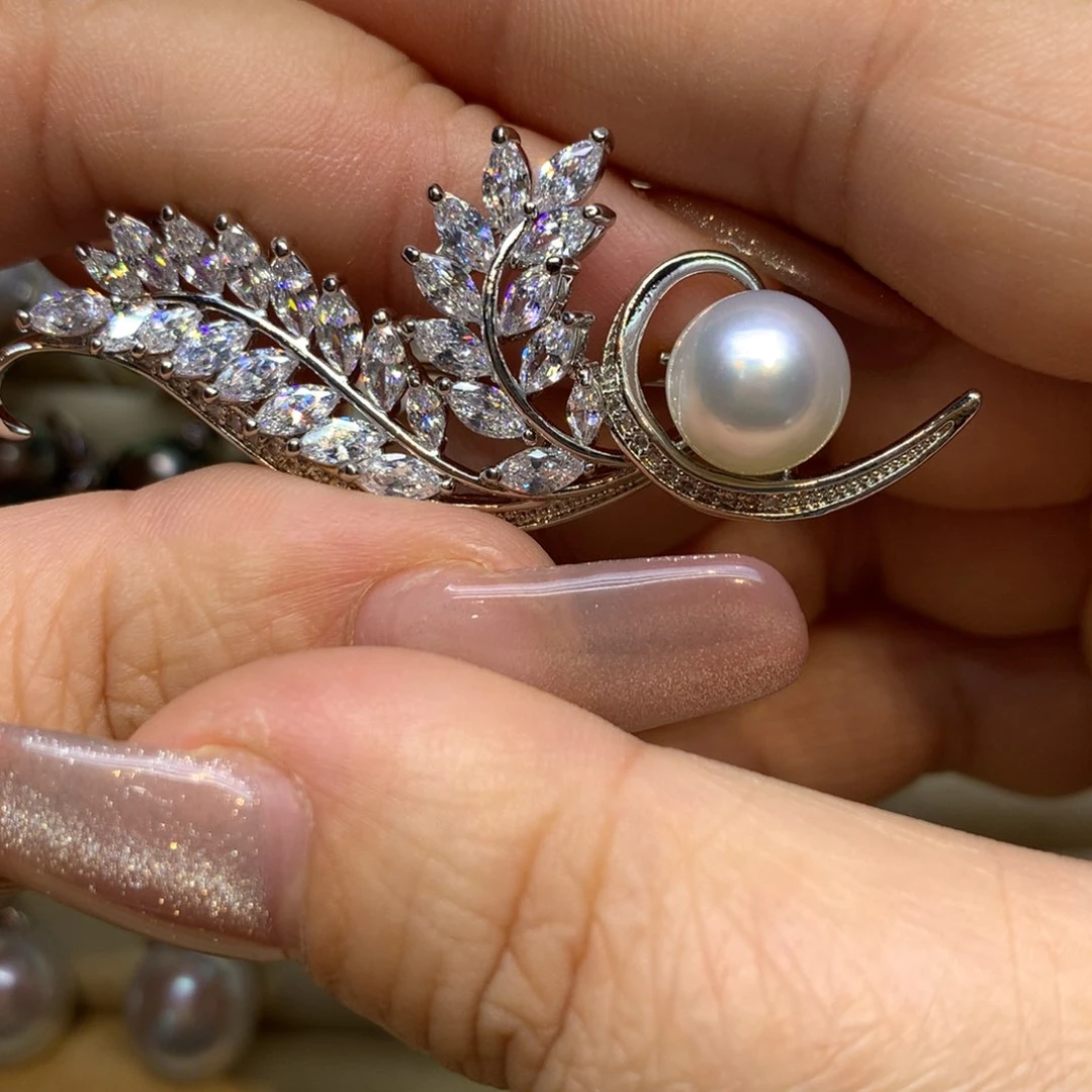 未镶嵌胸饰海水珍珠