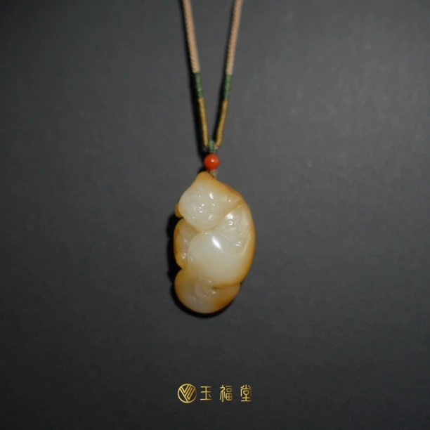 玉福堂 | 新疆且末糖白玉挂件 招财猫