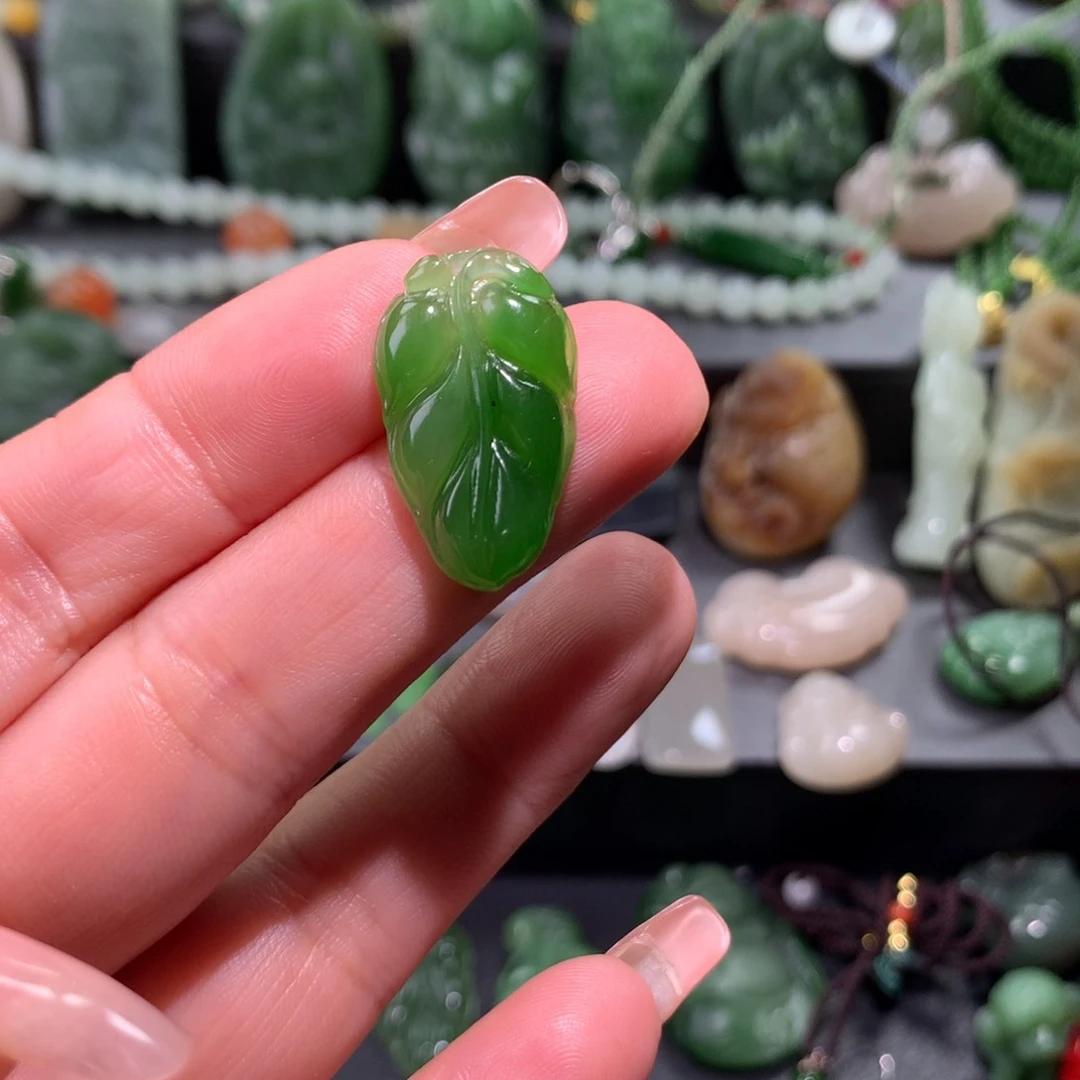 和田玉未镶嵌颈饰一***?