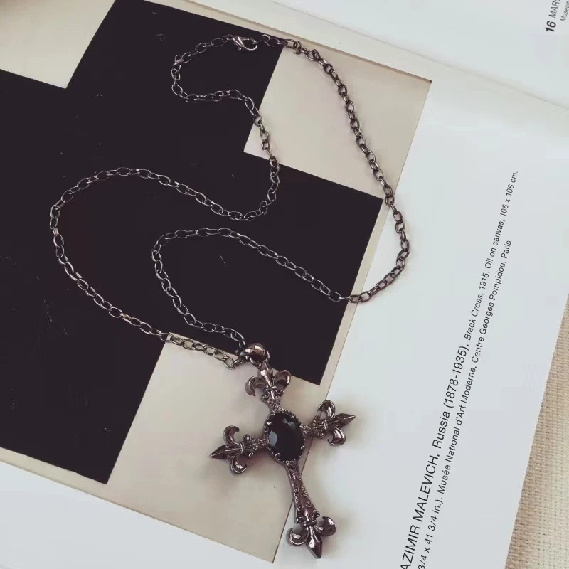BMHM 钛钢项链 朋克风黑色宝石十字架欧美十字架项链时尚百搭复古