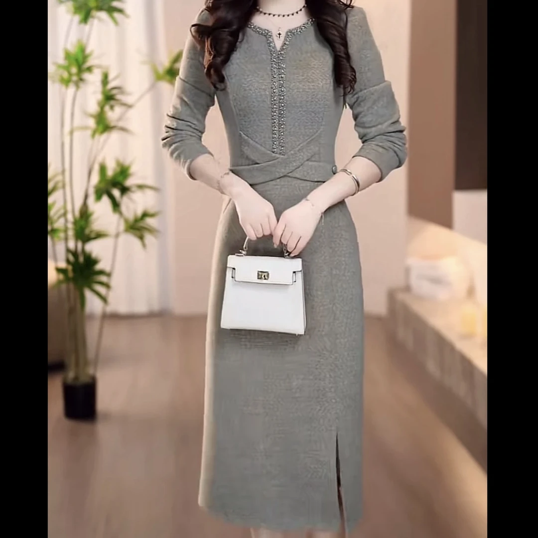 【连衣裙】2025冬季新款芽绿色不规则领扣带优雅大气收腰显瘦连衣裙