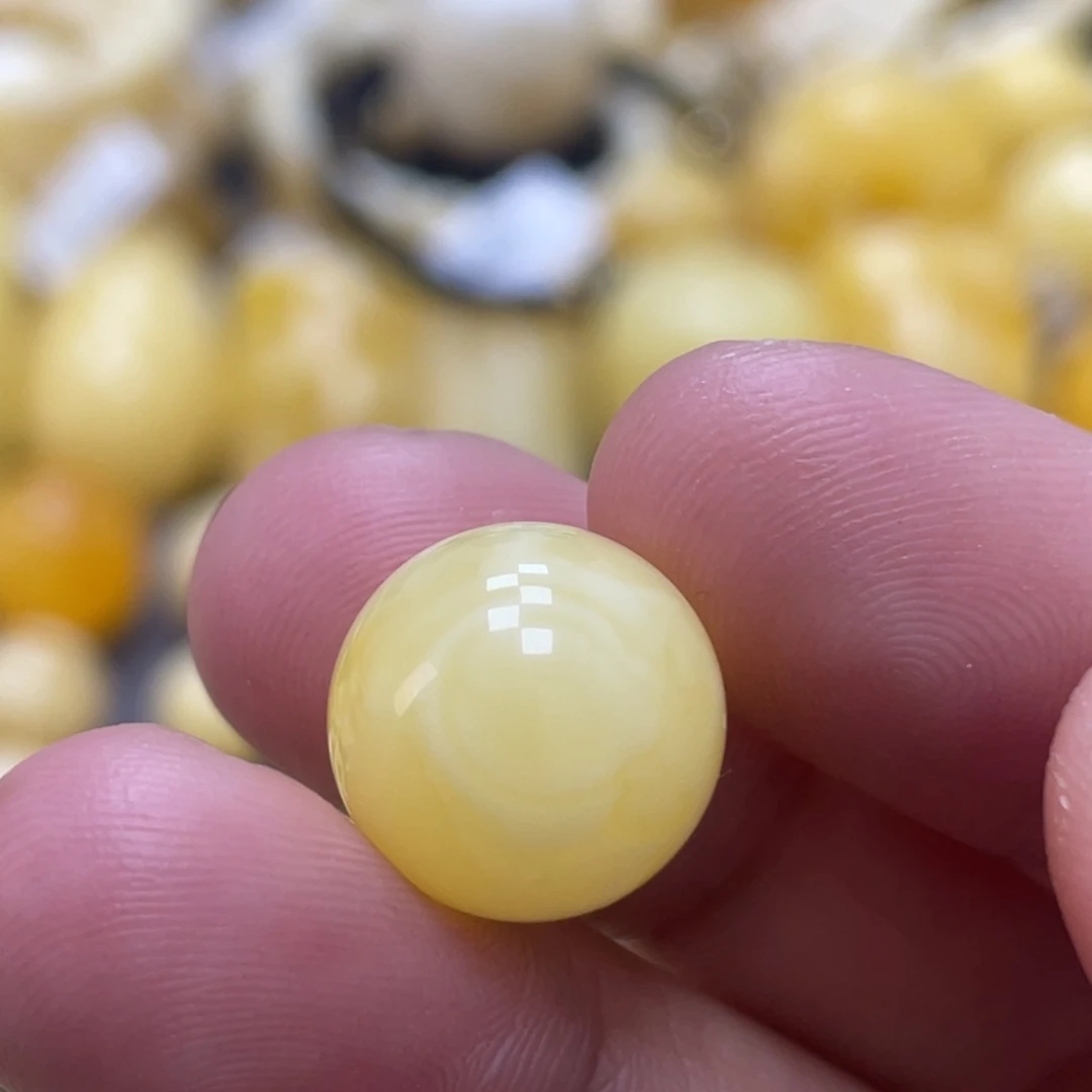 蜜蜡未镶嵌裸石13.7mm