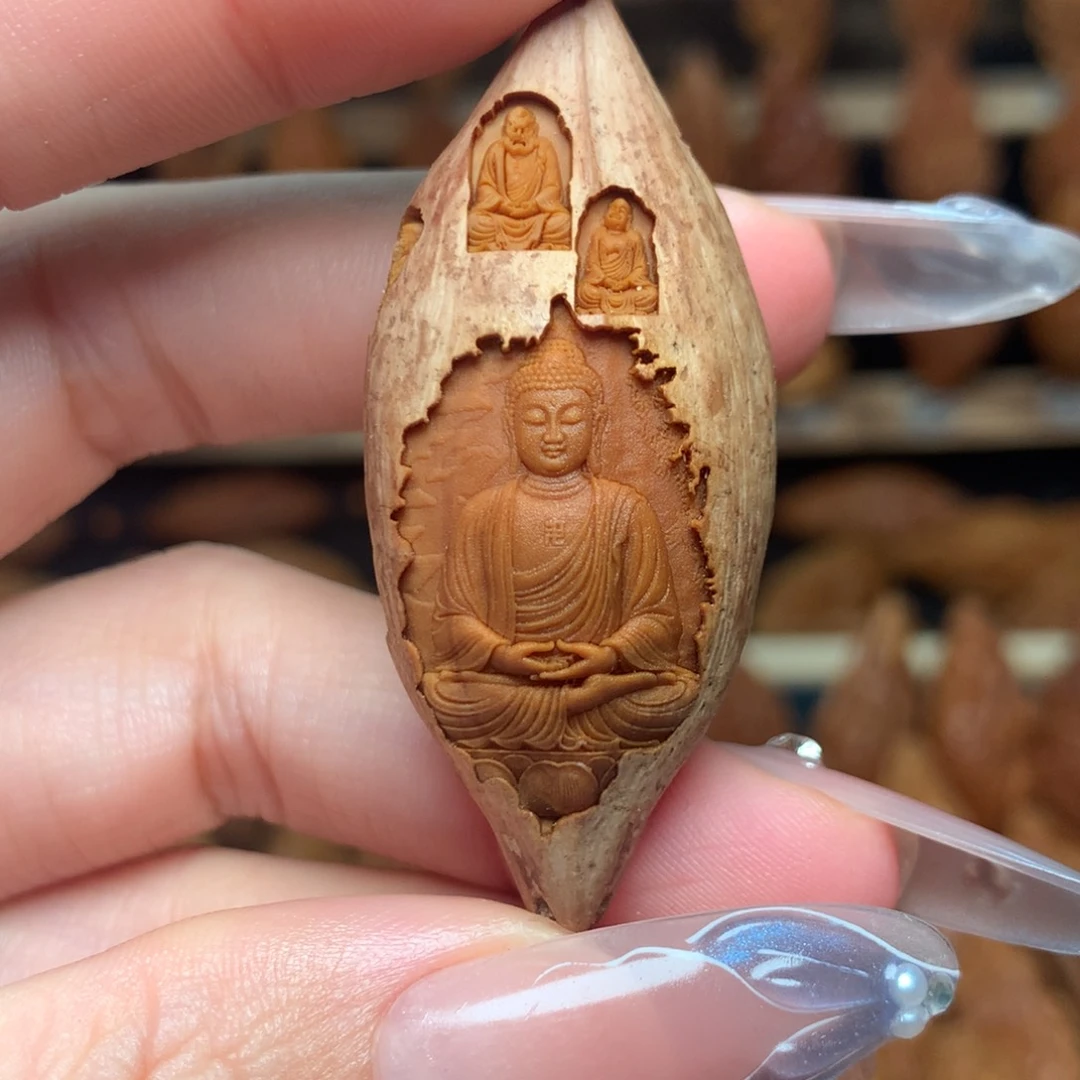 把件橄榄核比****花十八罗汉拜如来