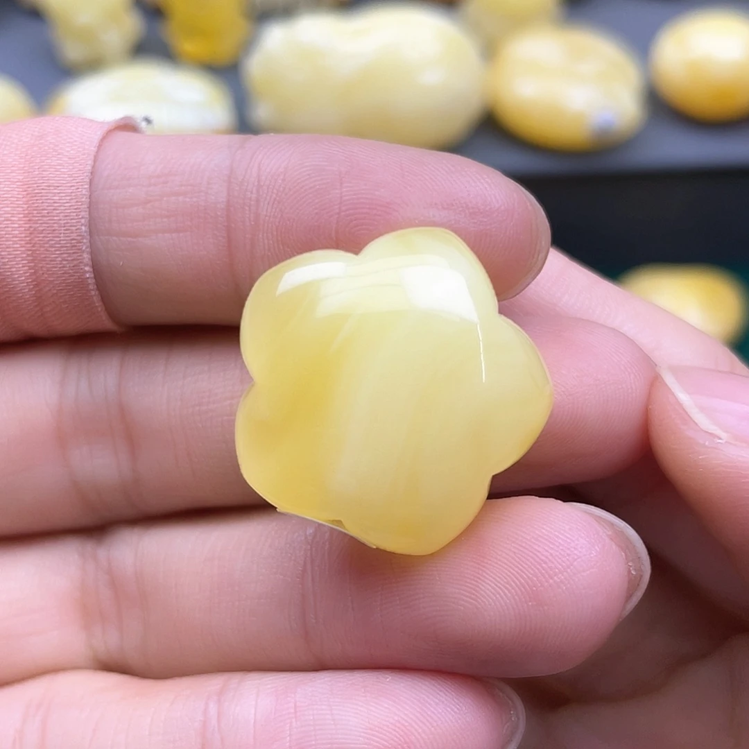 琥珀裸石未镶嵌蜜蜡