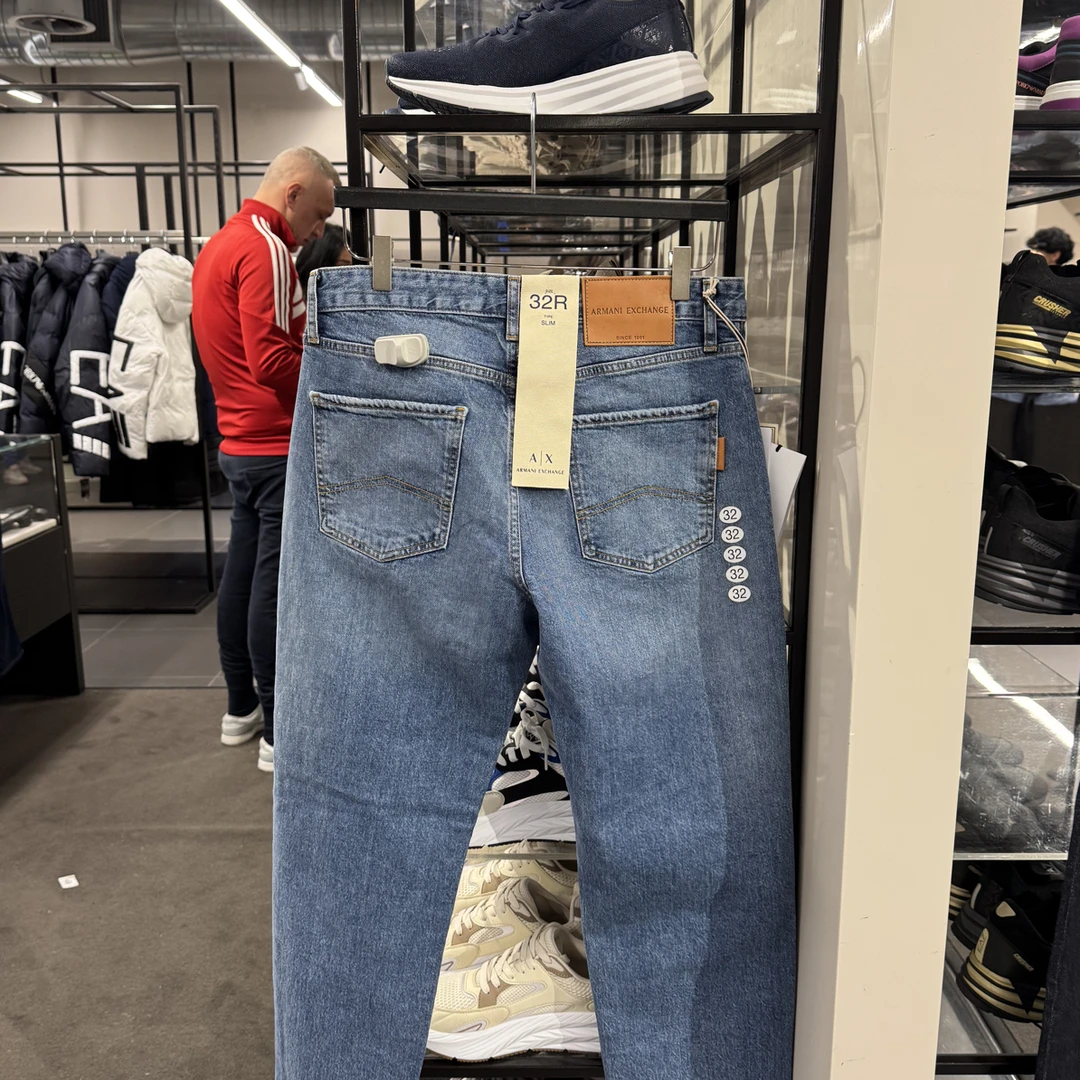 未使用 GIORGIO ARMANI/阿玛尼 AX 修身小直筒牛仔裤 不退换