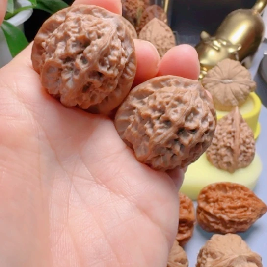 37尺瓷娃娃文玩核桃
