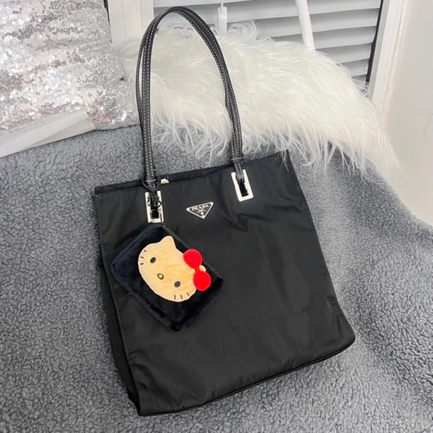 95新 Prada/普拉达 28cm皮肩带正标黑色尼龙降落伞单肩托特腋下包