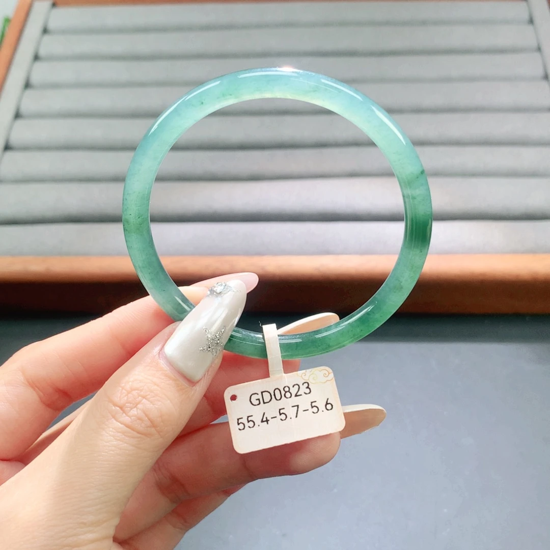 翡翠未镶嵌手镯天然