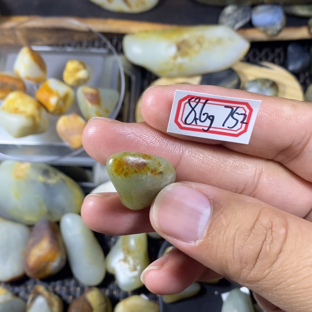 和田玉（糖玉）未镶嵌挂件