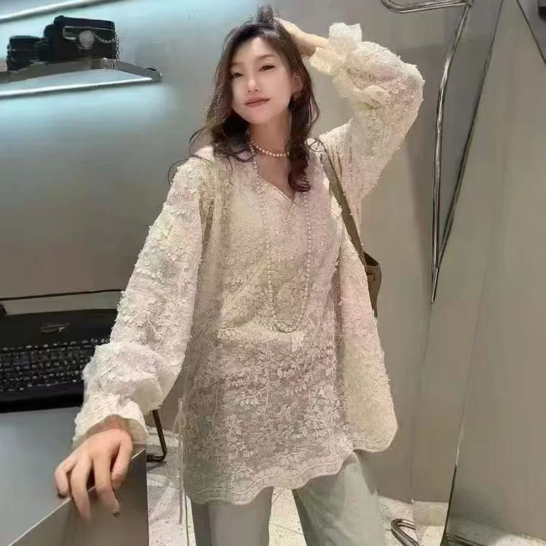 新中式洋气V领蕾丝衫衬衫女大码欧货重工侧系绳上衣秋冬打底衫