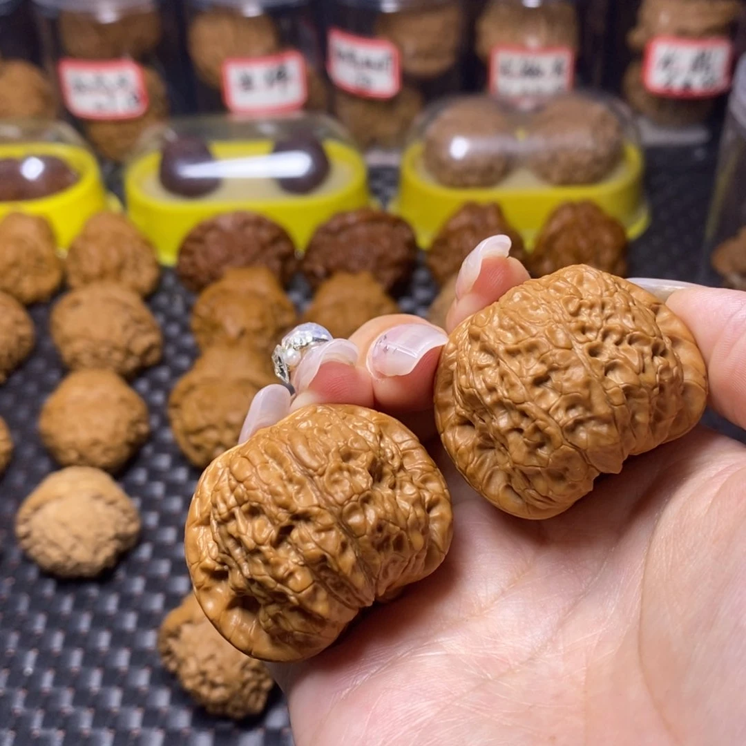 文玩核桃吊坠血麒麟39.5