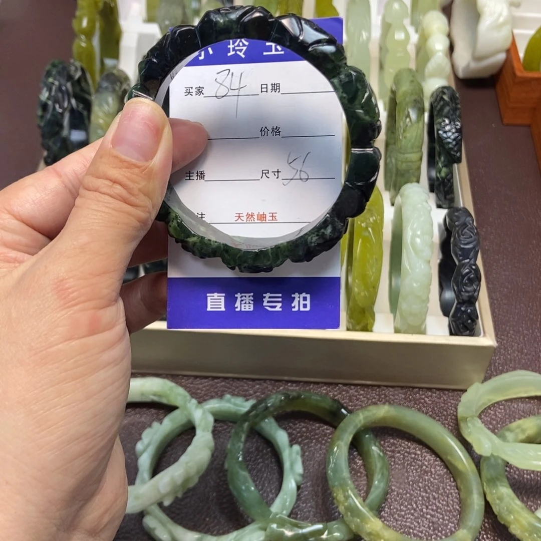 蛇纹石玉手镯未镶嵌