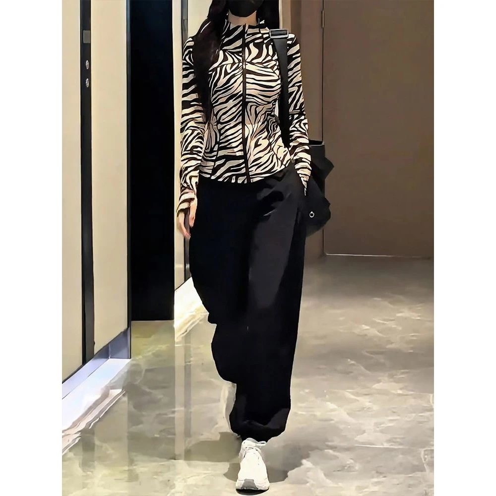 欧货秋季时尚洋气女士款斑马纹显瘦拉链印花外套高腰休闲裤两件套