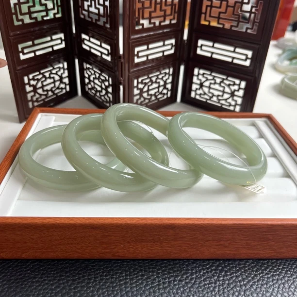 高端天然晴水色冰感东陵玉正品珠宝玉石【多样性发货，拍一发一】