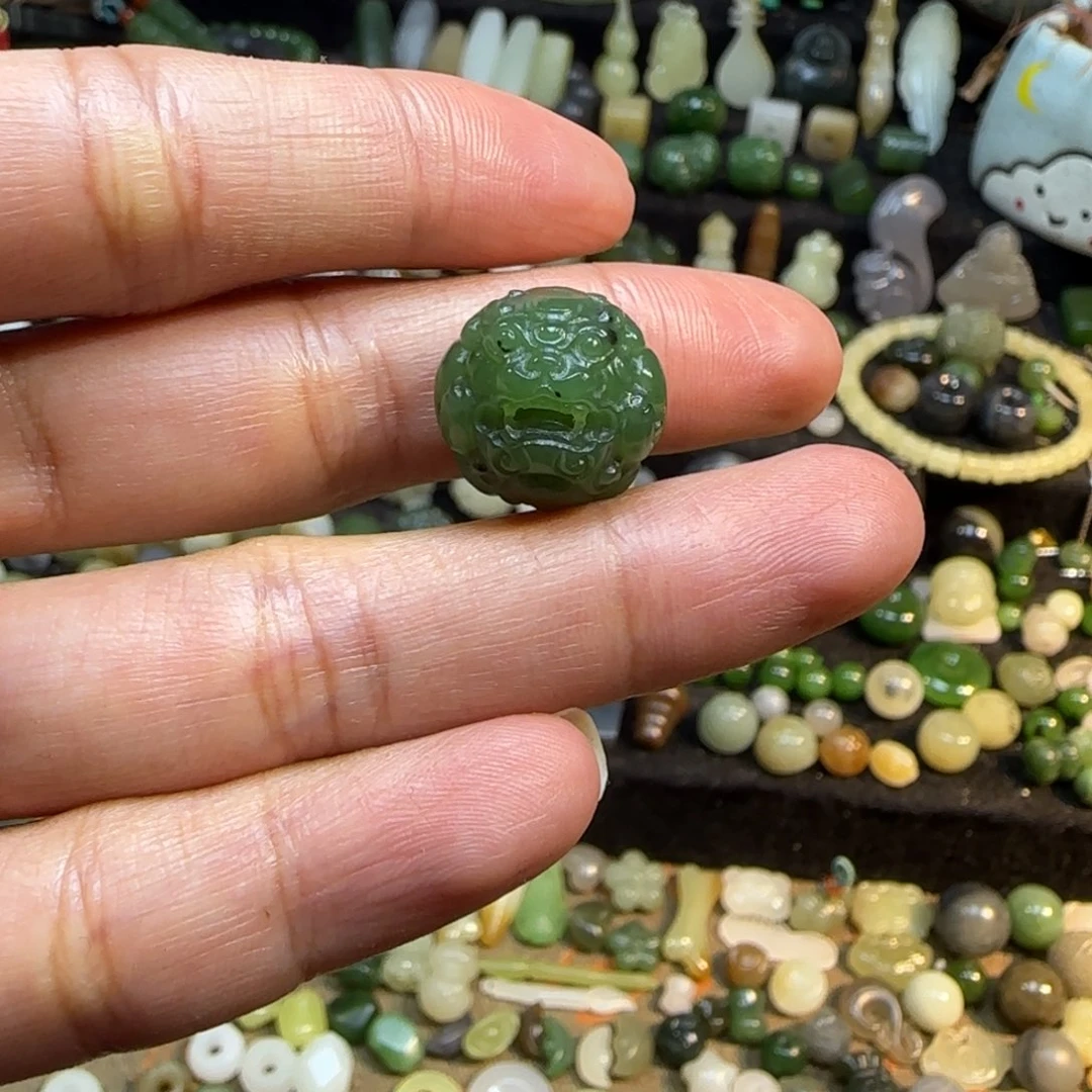 和田玉未镶嵌颈饰貔貅珠