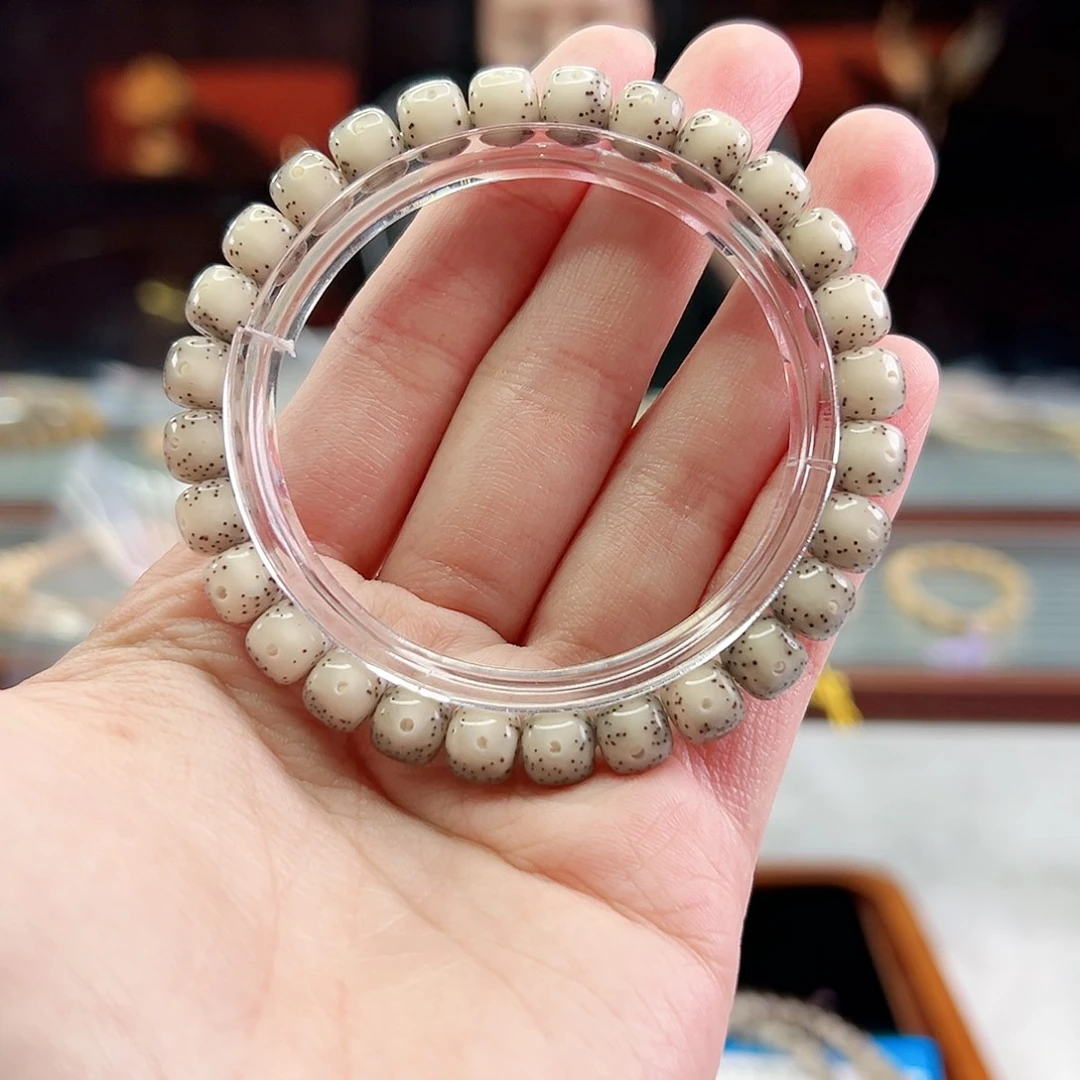 手串星月菩提Fqh8*7玉化冰透 通体 针尖星