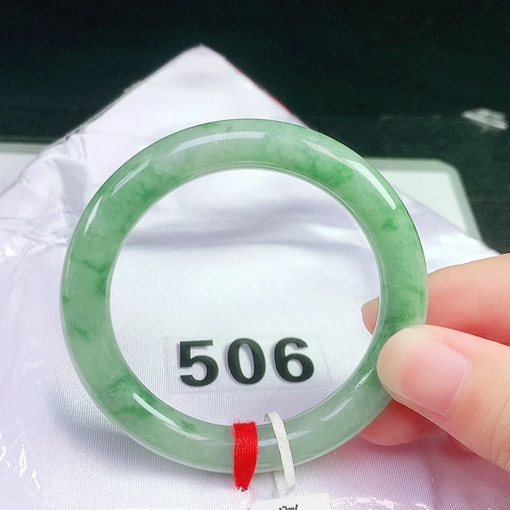翡翠未镶嵌手镯50