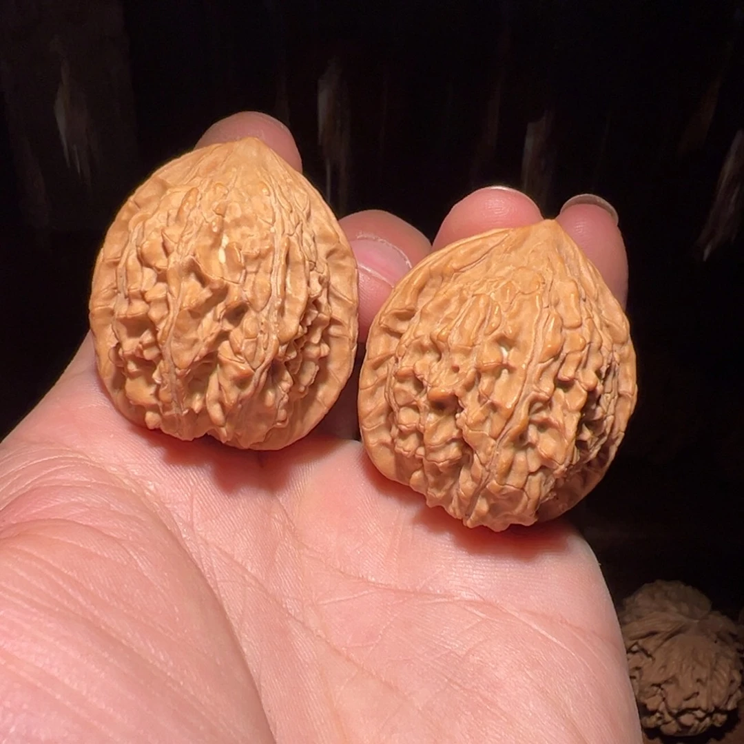 文玩核桃把件35尺全品金牛