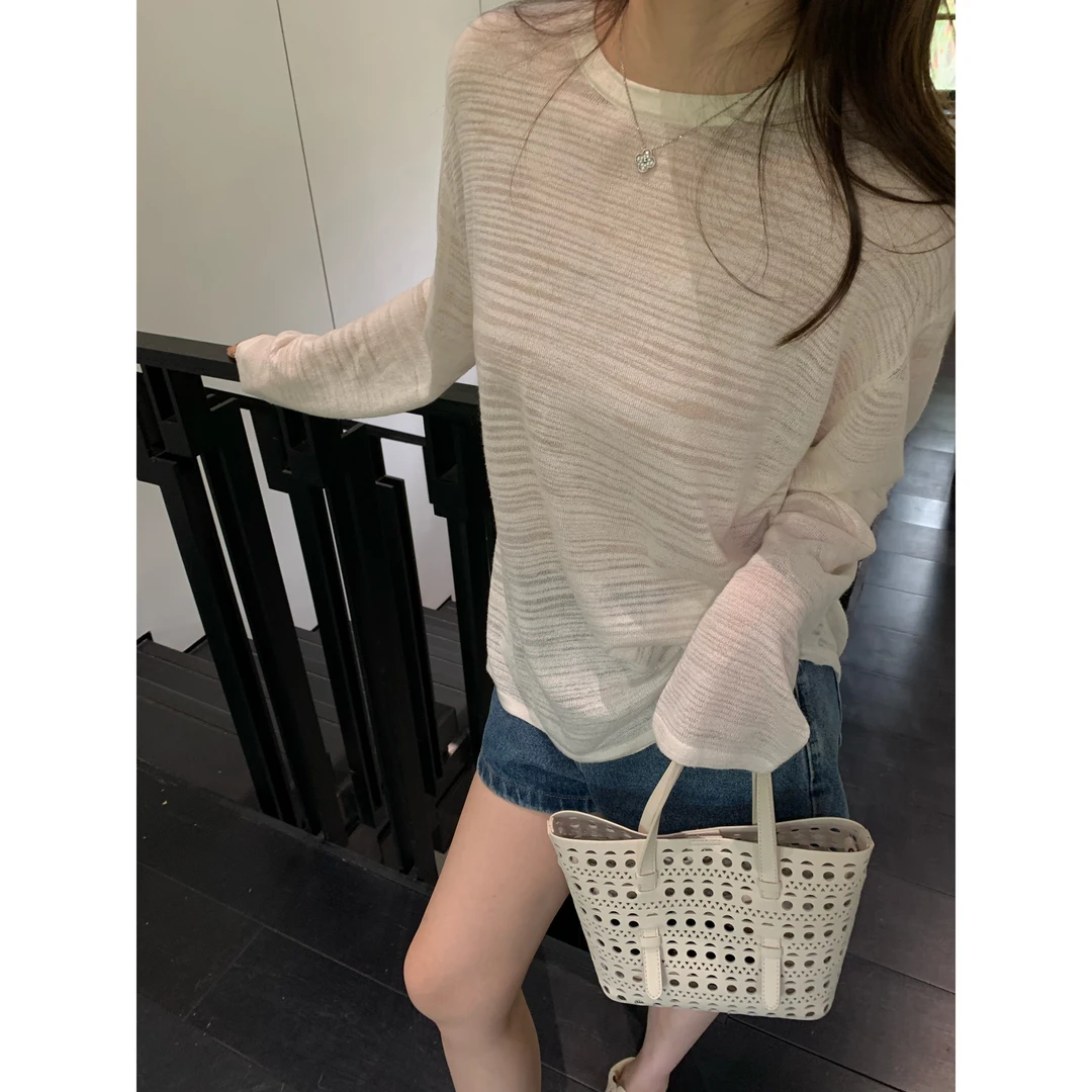 ”云游旷野“亚麻高级感显脸小长袖打底衫D5L374