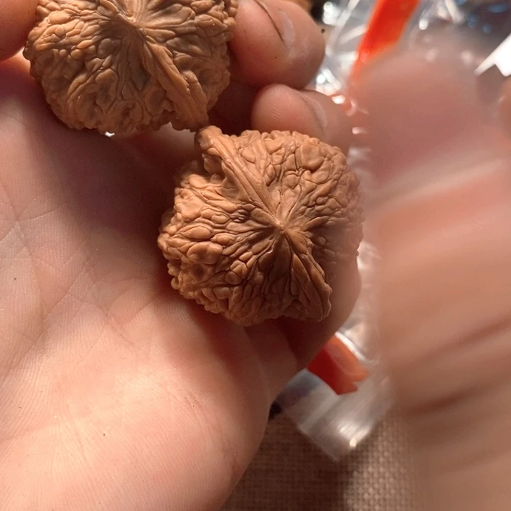 阿***瀚吊坠文玩核桃龙洞玉