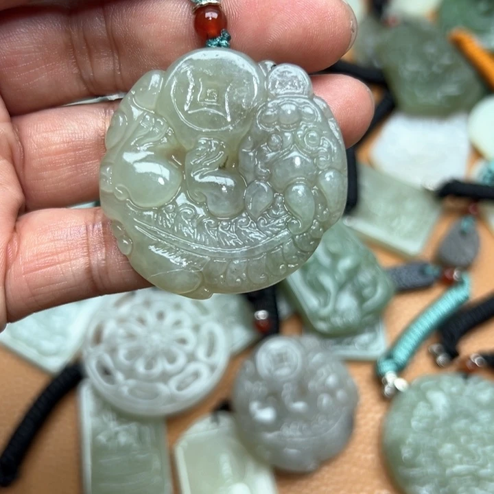 和田玉颈饰未镶嵌用****2