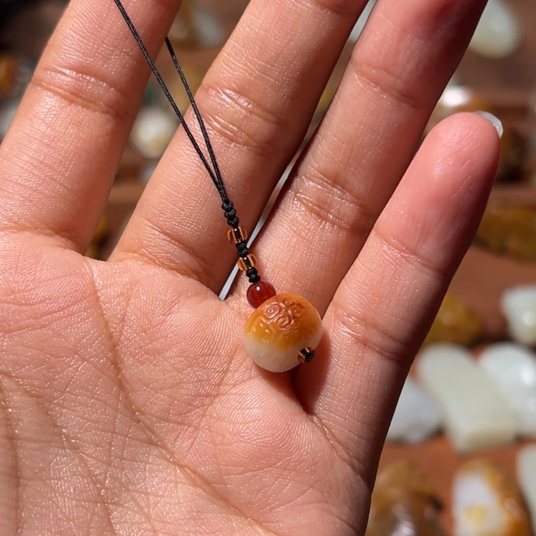 用***3和田玉未镶嵌颈饰