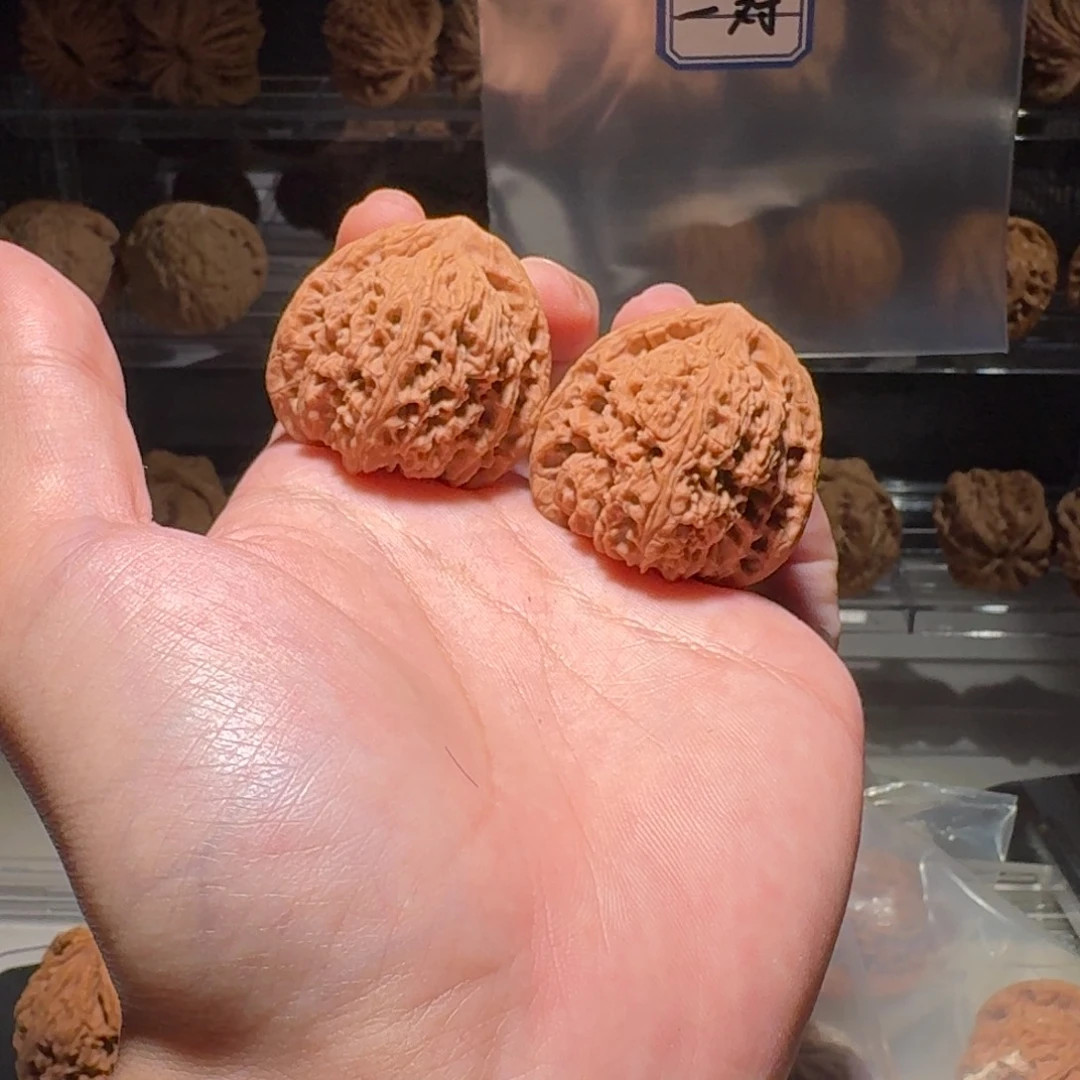 文玩核桃吊坠三角南疆