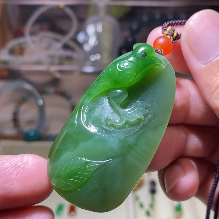 天然和田玉碧玉菠菜绿手工特色俏色巧雕温润细腻喜鹊喜上眉梢1800