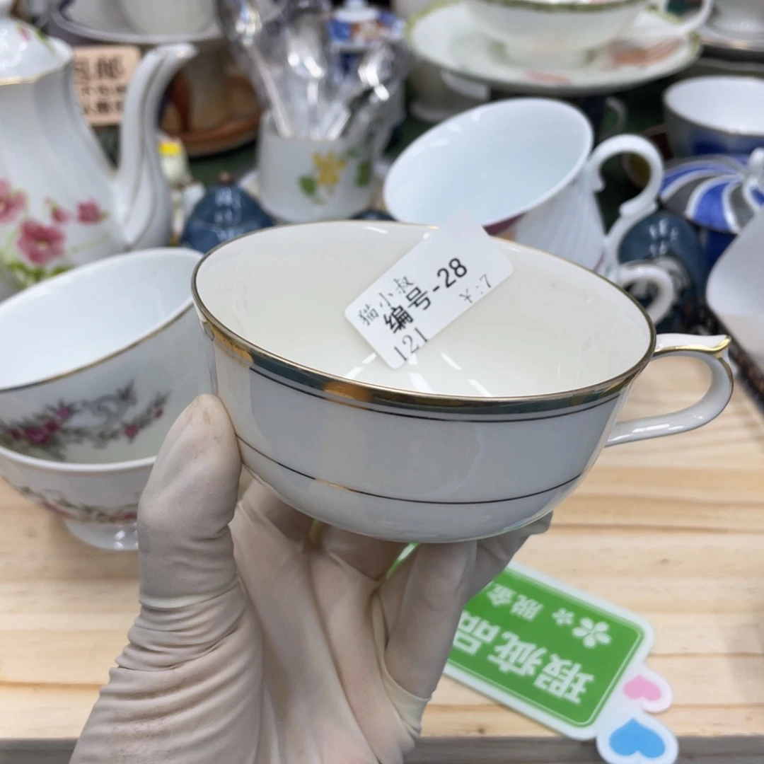 鹿屋家的美丽瓷器猫*叔