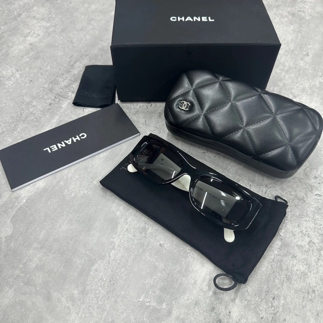 117 chanel香奈儿双c墨镜大爆款/全新带盒/公价5800