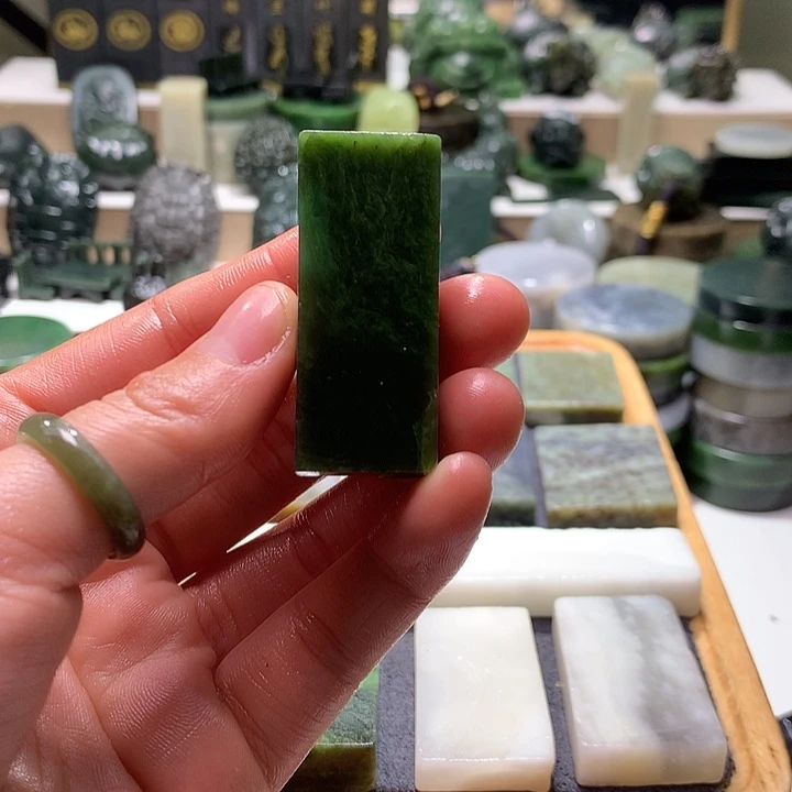 和田玉未镶嵌珠宝半成品