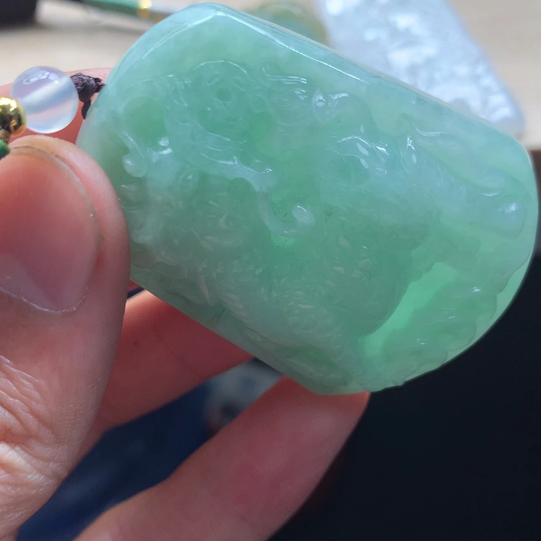 颈饰未镶嵌翡翠吊坠