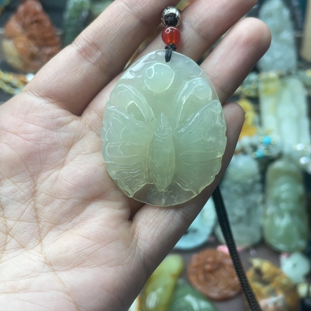 蛇纹石玉未镶嵌颈饰