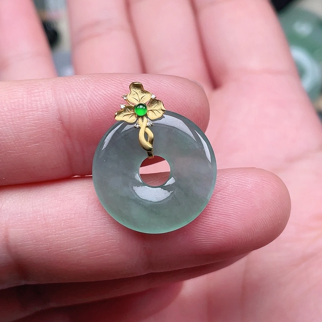 翡翠未镶嵌颈饰甜甜圈