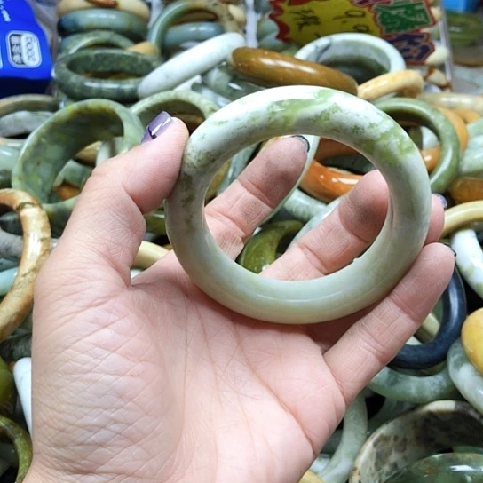 未镶嵌蛇纹石玉手镯樱*