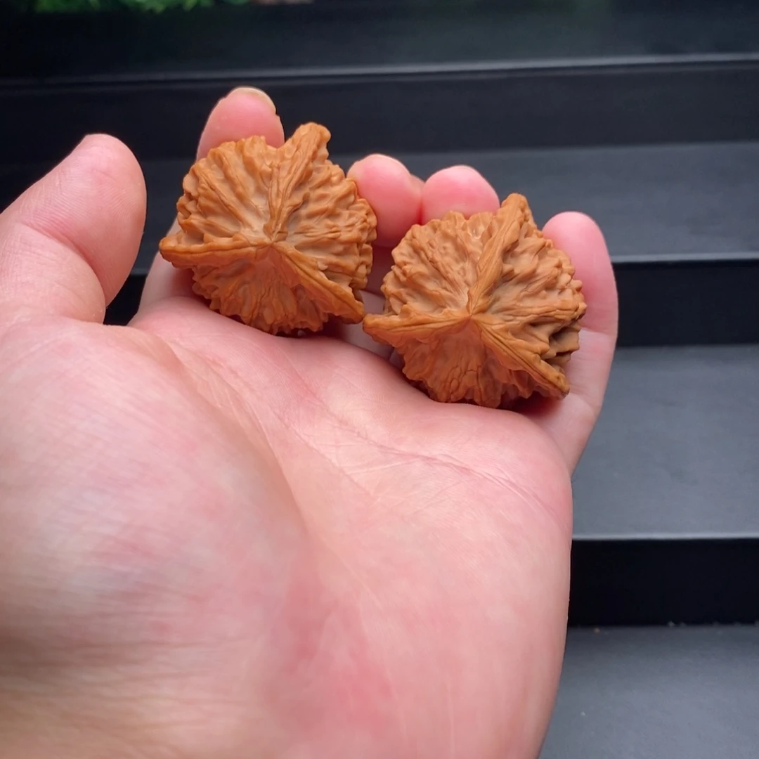 文玩核桃把件秦闷三棱39