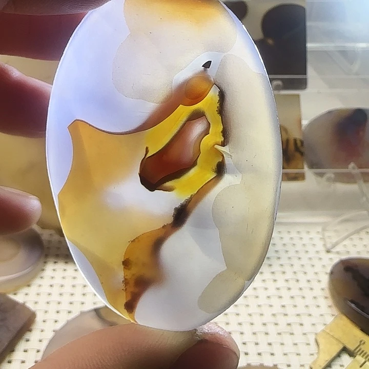 玛瑙/玉髓未镶嵌珠宝奇石