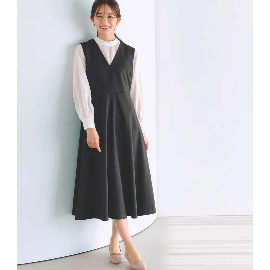 【MonTendre】春季新款 G 洋气小众时尚深V领连衣裙+立领衬衫套装
