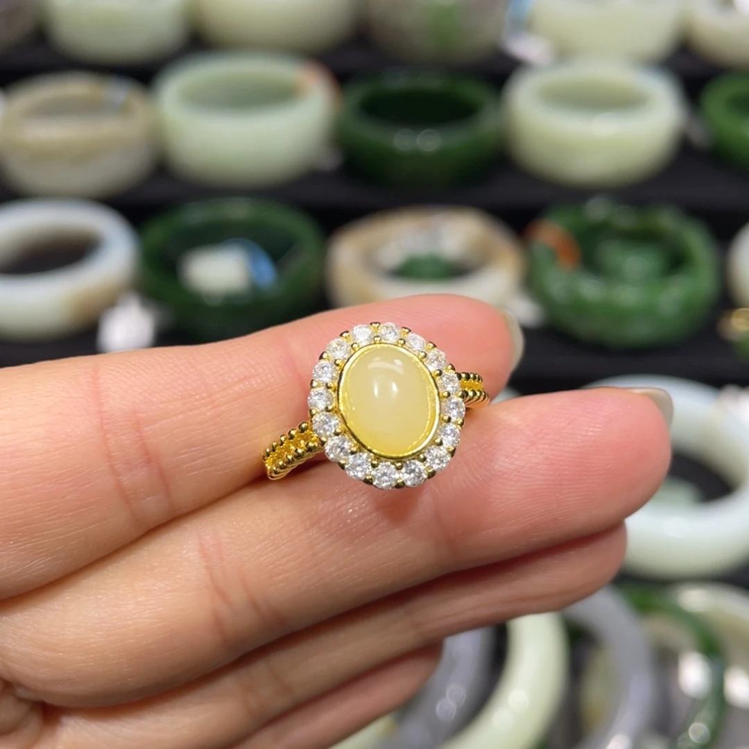 未镶嵌戒指和田玉