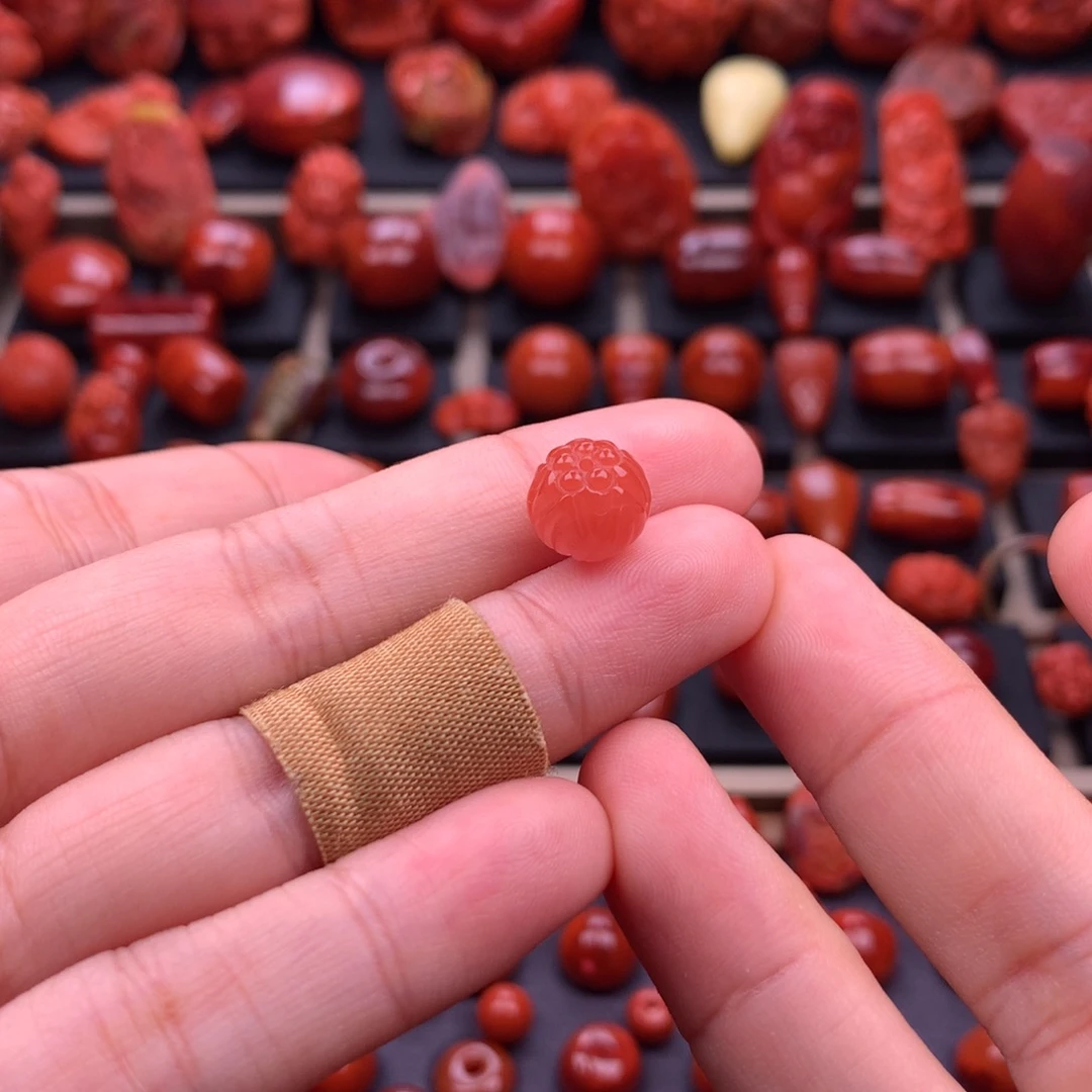 南红玛瑙未镶嵌冰红莲花珠10mm