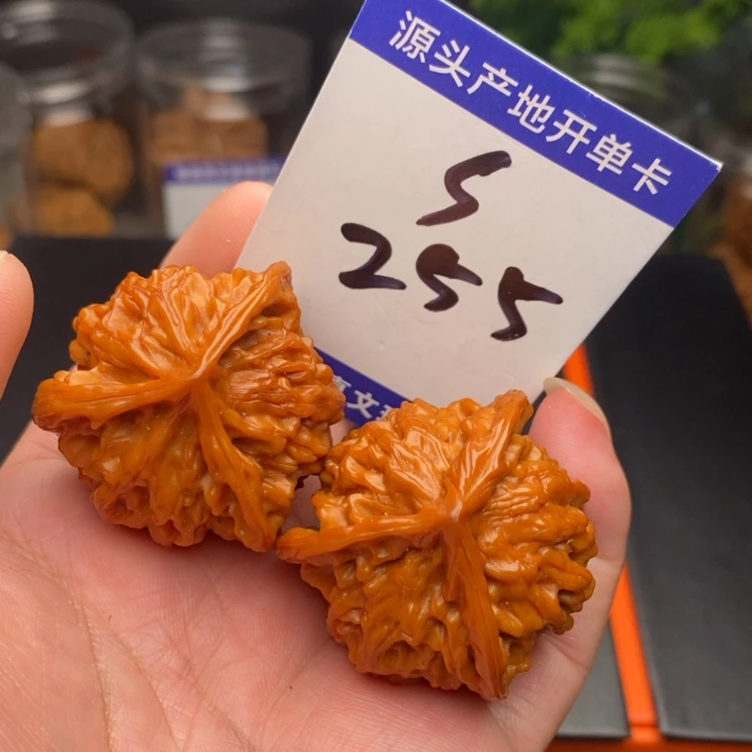 【闪购商品】文玩核桃把件盘山三棱38左右