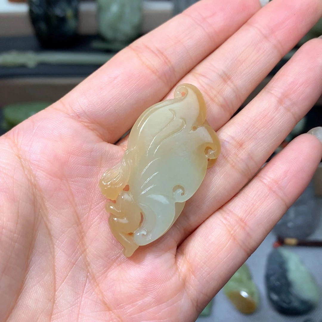 颈饰未镶嵌和田玉（糖玉）
