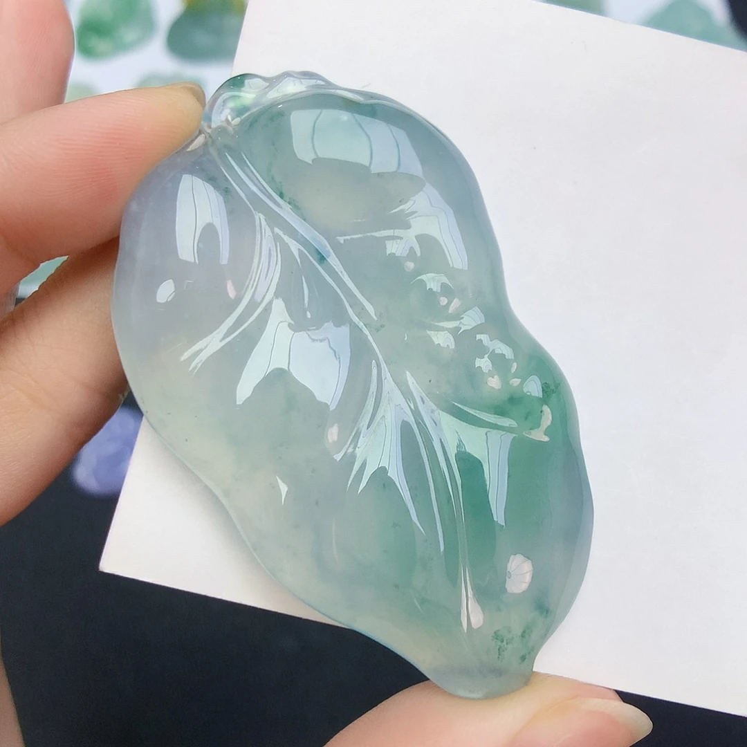 翡翠未镶嵌颈饰菩提叶