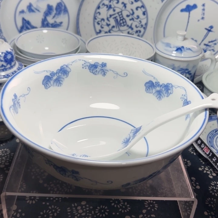 陶青花9寸葡萄大汤碗一个汤勺