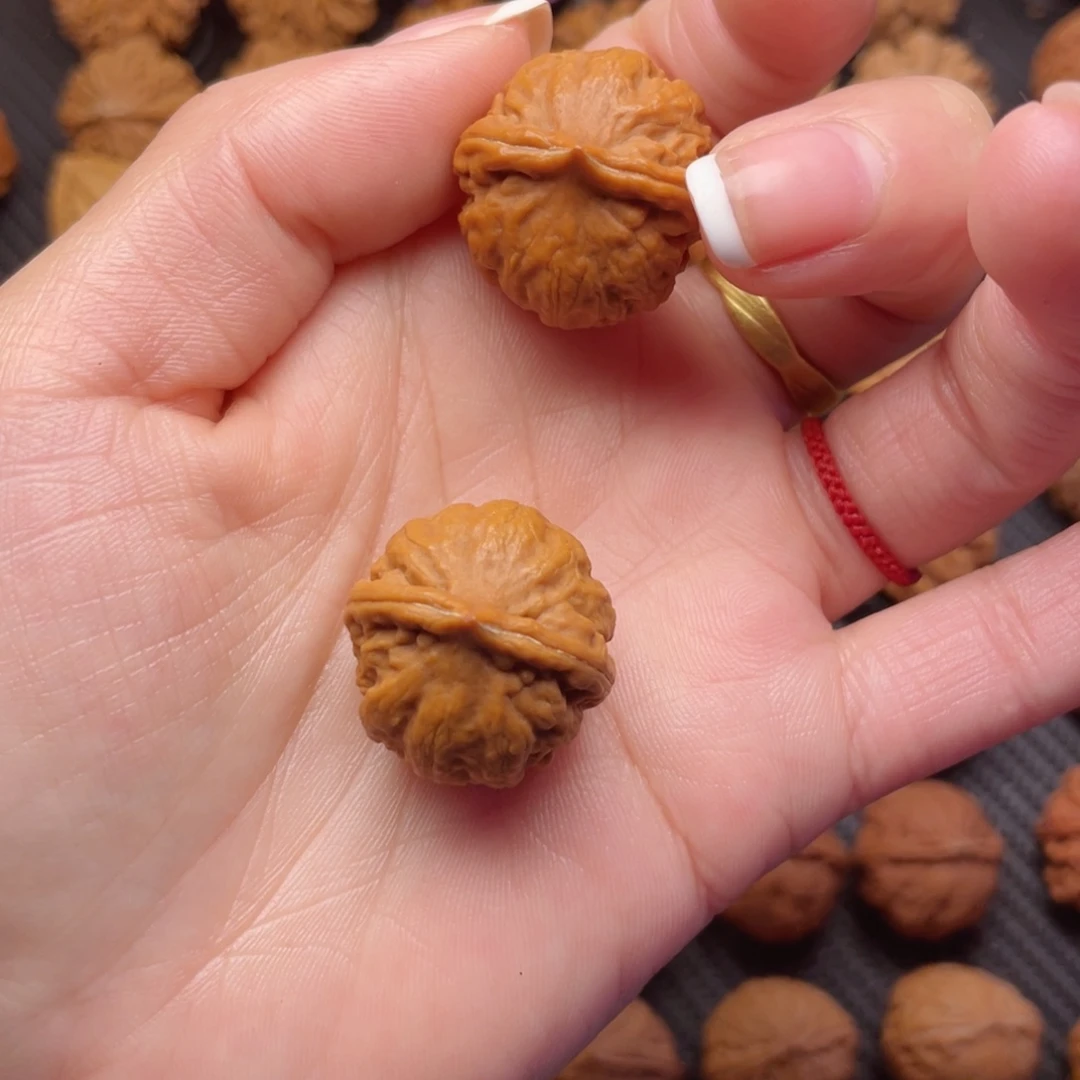 大***哥文玩核桃把件南瓜磨盘