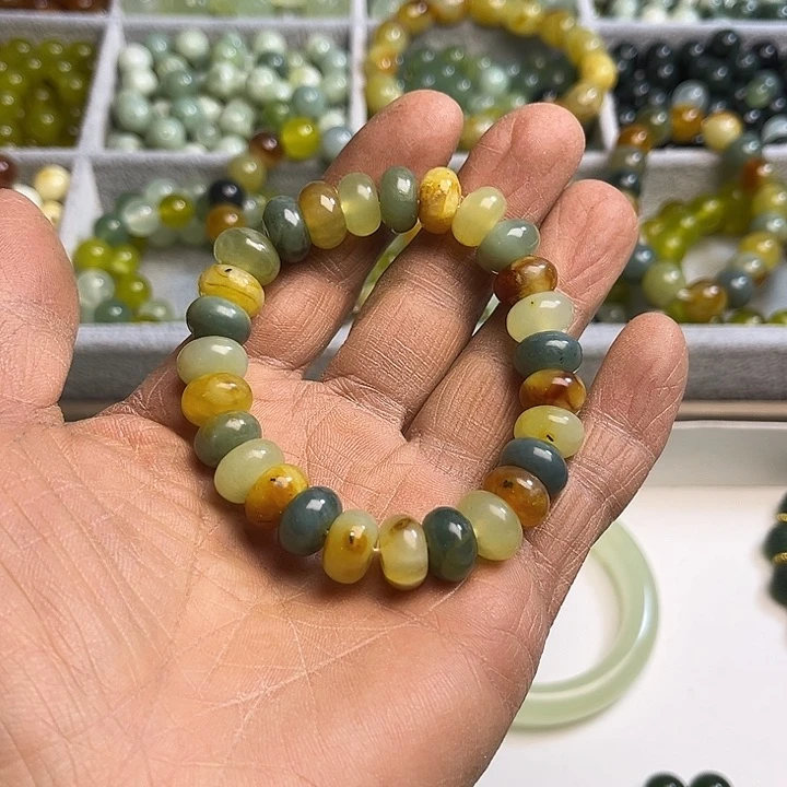 合金蛇纹石玉颈饰